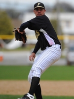 Baseball Advances In ECAC Tournament with 10-5 Win Over Suffolk