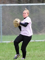 Softball Blanked by Salem, 9-0