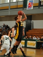 Women's Basketball Cruises Past Pine Manor, 79-44