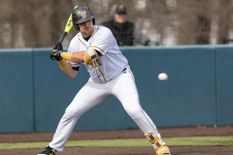 Baseball Walks Off with 4-3 Victory over Mass. Maritime