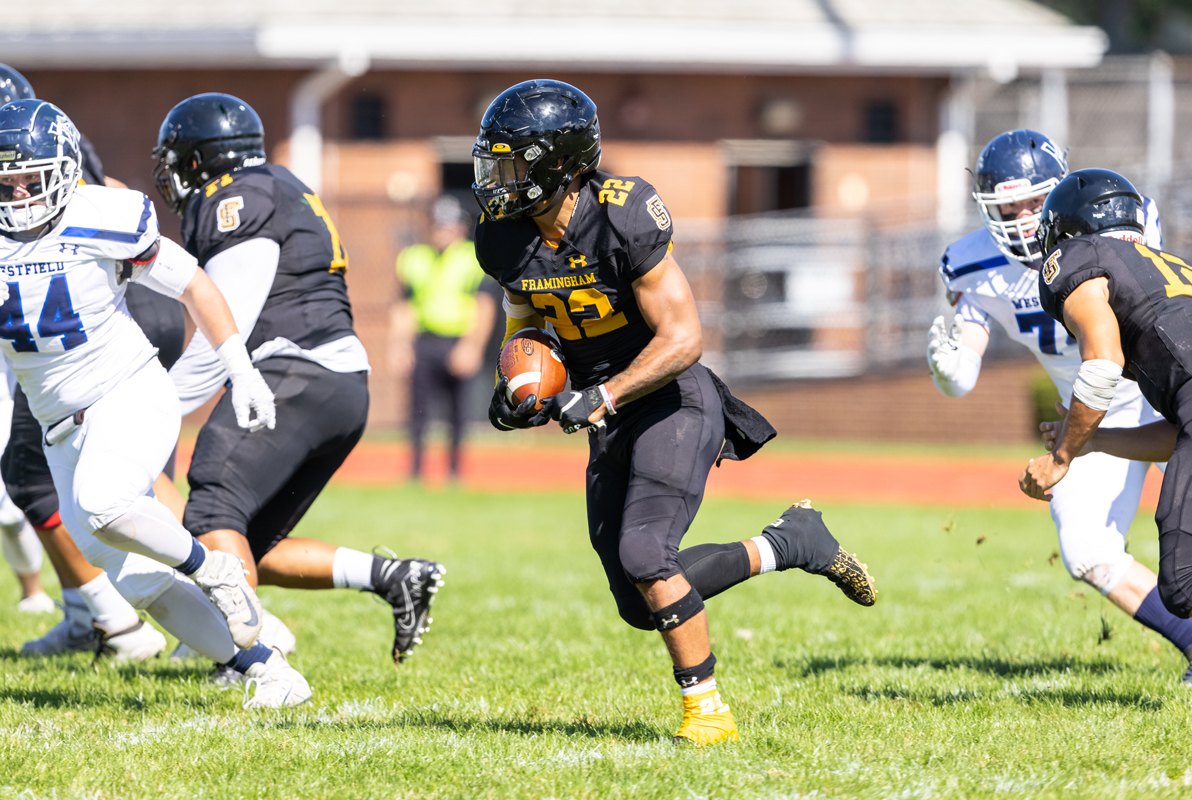 Football Tops Massachusetts Maritime 23-14 To Remain Unbeaten In MASCAC