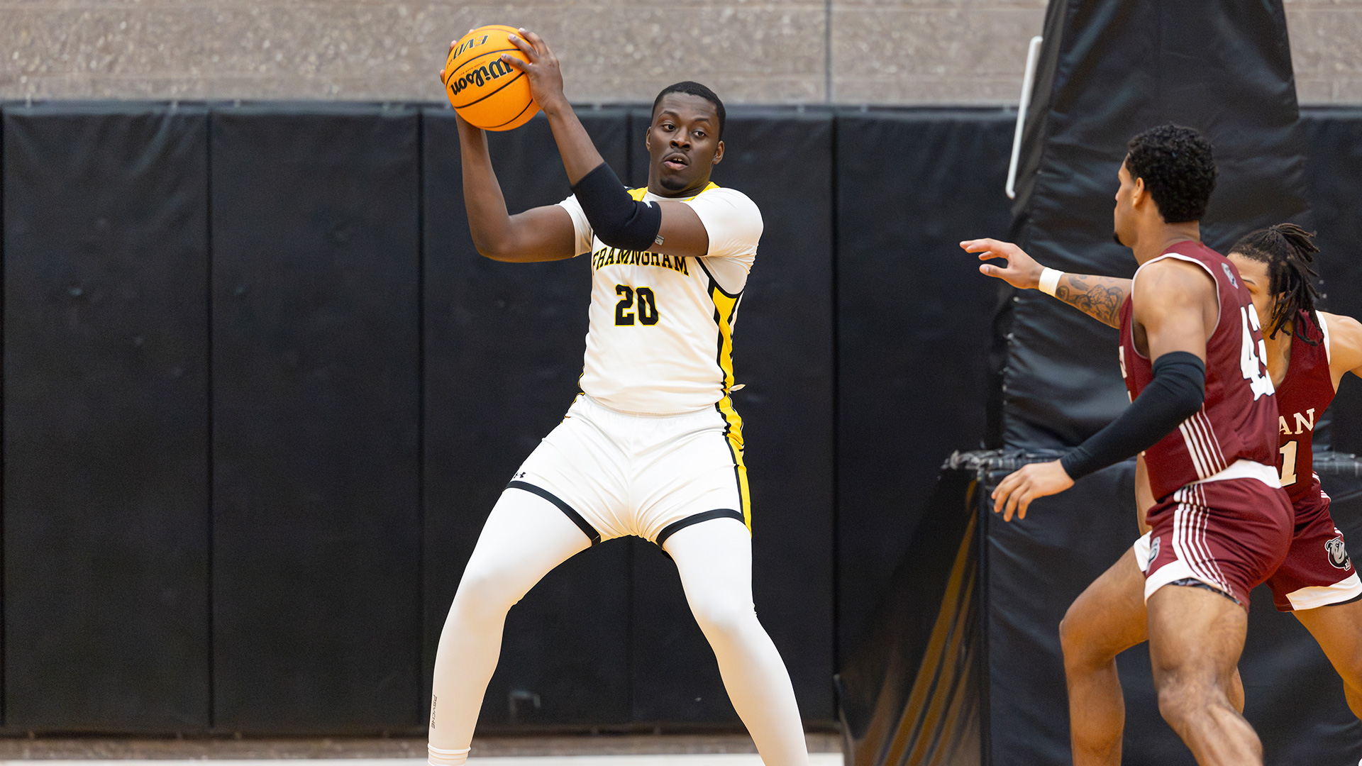 Men's Basketball Outlasts Trailblazers in Overtime Thriller on Senior Day