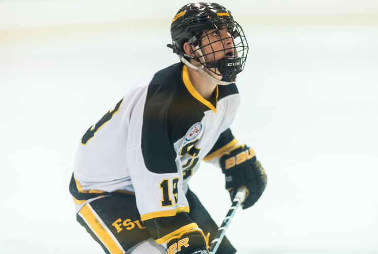 Plymouth Clips Ice Hockey 5-2
