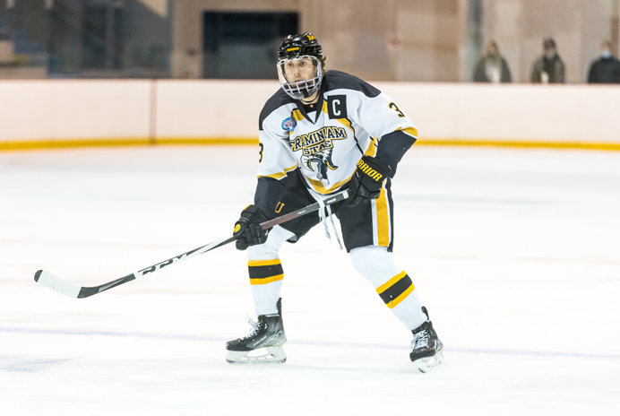 Late Surge Not Enough as JWU Bests Ice Hockey; 4-2