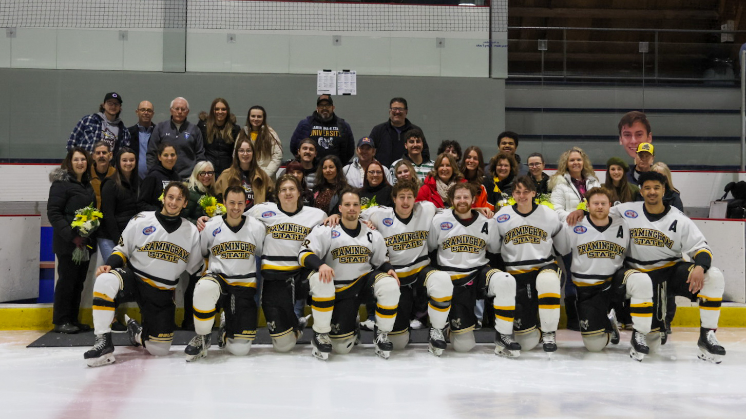 Late Flurry Leads Men&rsquo;s Ice Hockey to 4-4 Draw; Win Shootout vs. Rivier