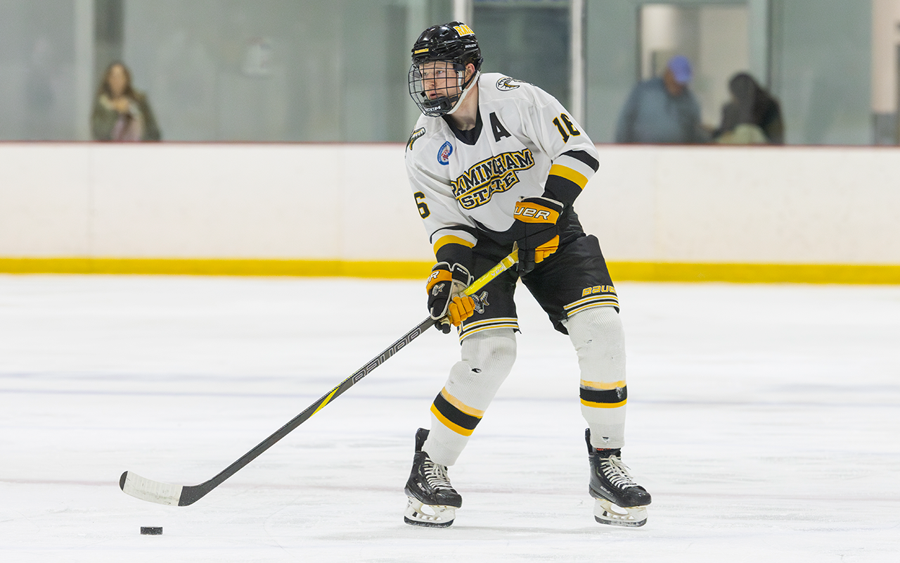 Men&rsquo;s Ice Hockey Skates to 2-2 Draw with MCLA; Wins the Shootout