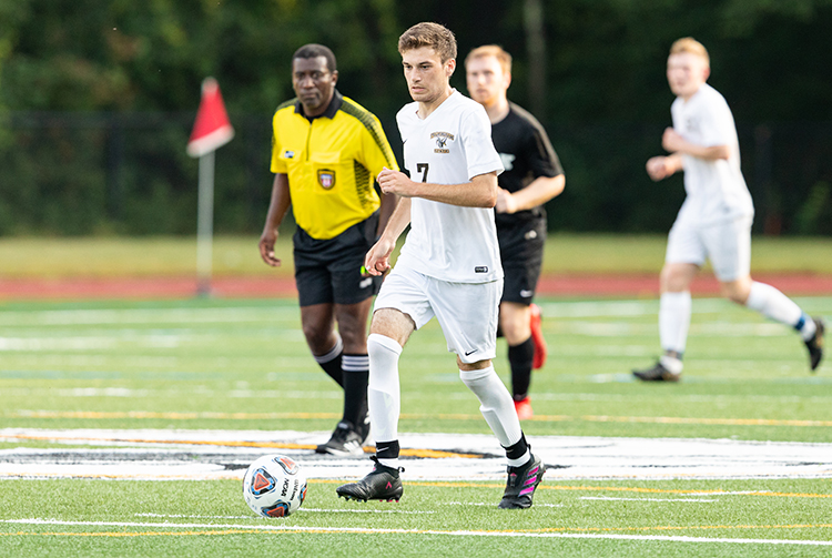 Nardizzi&rsquo;s Hat-trick Send Men&rsquo;s Soccer Past Mass Maritime