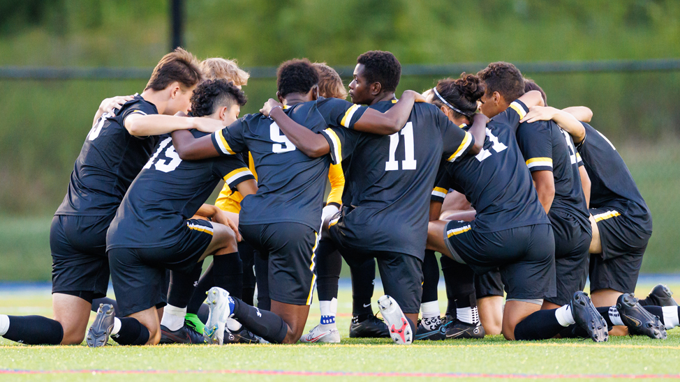Men's Soccer Suffers Gutwrenching Loss to Bridgewater State on PKs in MASCAC Tournament Semifinal