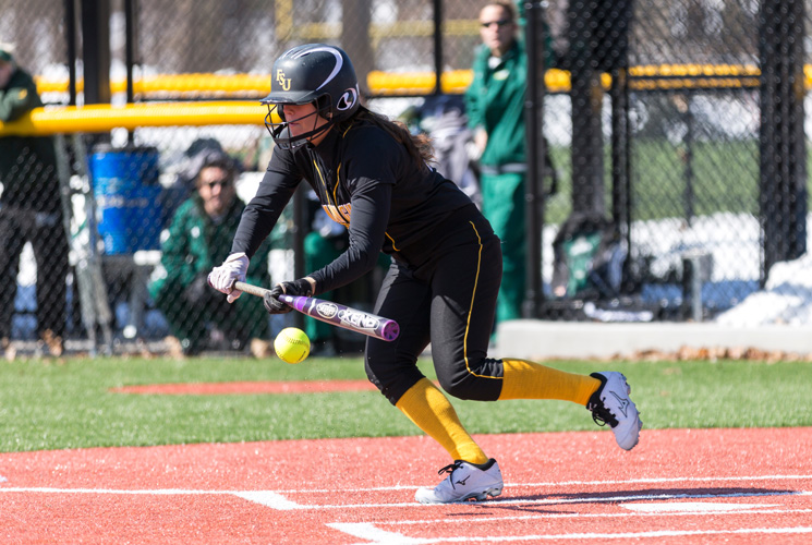 Softball Qualifies For MASCAC Tournament