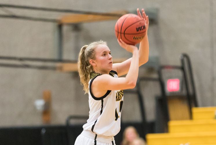 Pair of Runs Propel Women's Basketball Past Bridgewater State
