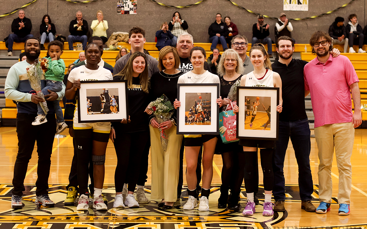 Women's Basketball Celebrates Senior Day with 71-55 Victory over Anna Maria