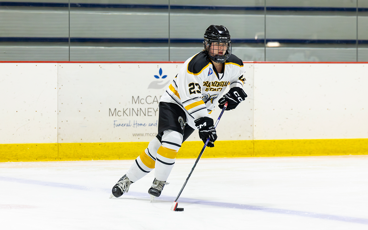 Women's Ice Hockey Falls 4-2 to Plymouth State in MASCAC Action